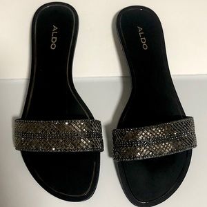 2 pairs of Aldo sandals beautiful lightly worn 😍
